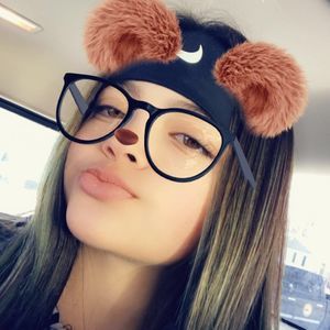 Meet your Posher, Alexys